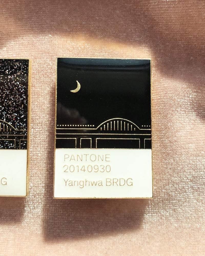 Pantone: Yanghwa BRDG. - Fox & Koi