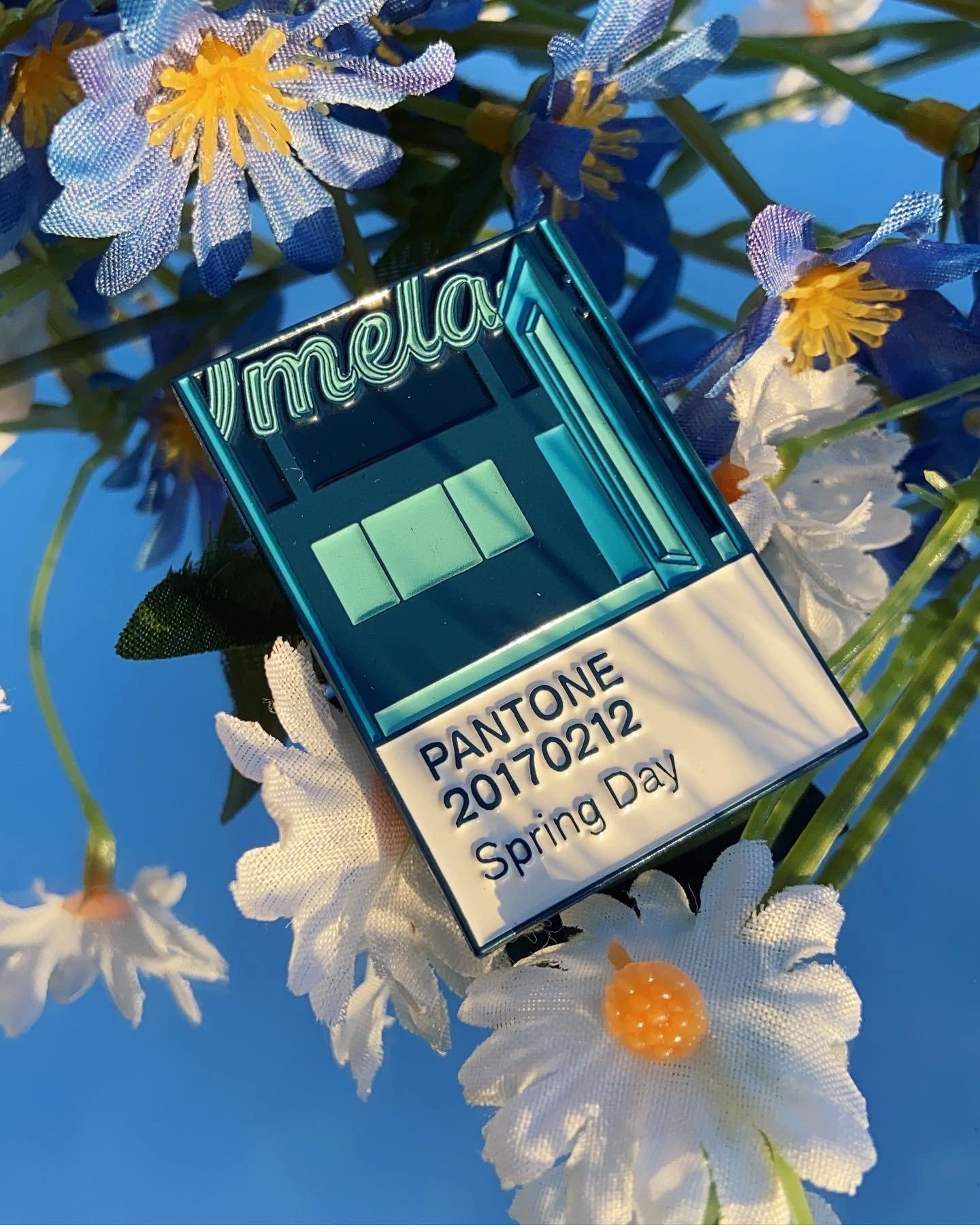 Pantone: Spring Day - Fox & Koi